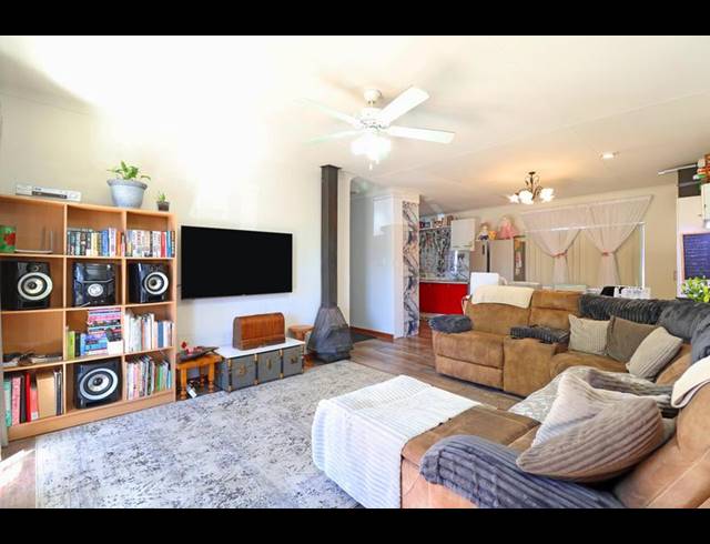 2 BEDROOM TOWNHOUSE FOR SALE IN ROODEKRANS